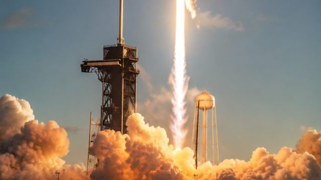 SpaceX Stock Faces Volatility but Shows Signs of Recovery