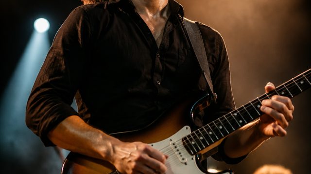 Experience Unmatched Guitar Mastery at The Journeymen Show